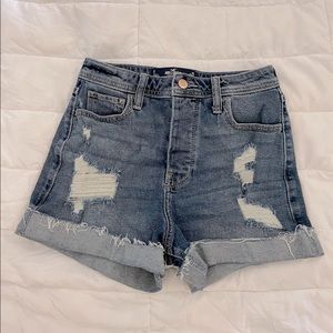 {Hollister Ultra-High Rise Mom Shorts}